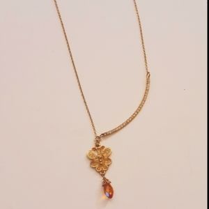 NWOT Butterfly necklace